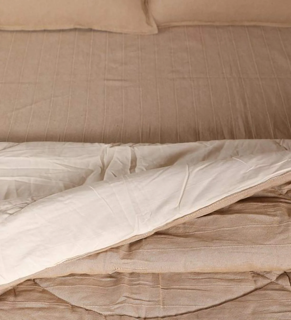 Bedding Combo Set | Includes 1 Bedsheet, 2 Pillow Covers & 1 Quilt/ Comfortor - Image 5