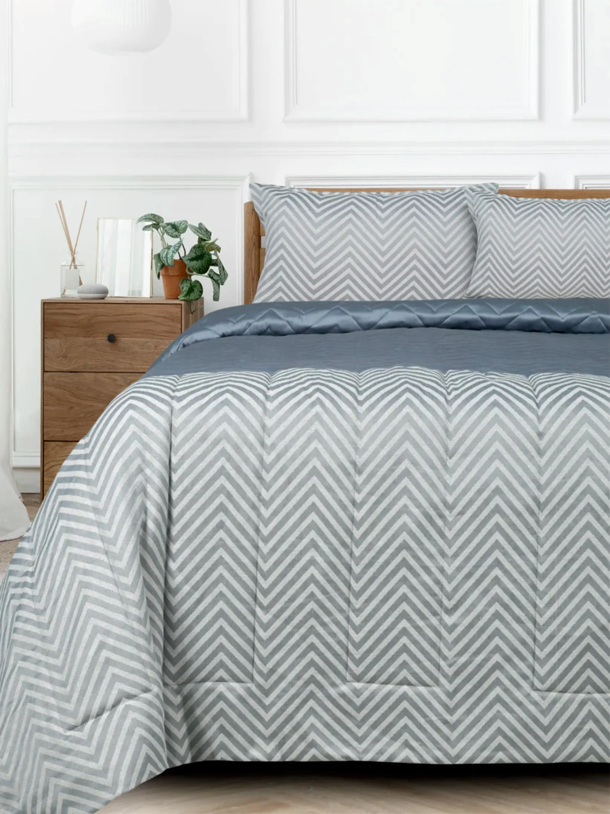 GIFT BAG | CHEVRON DAMASK All Season Reversible Quilt/ Comforter - Image 2