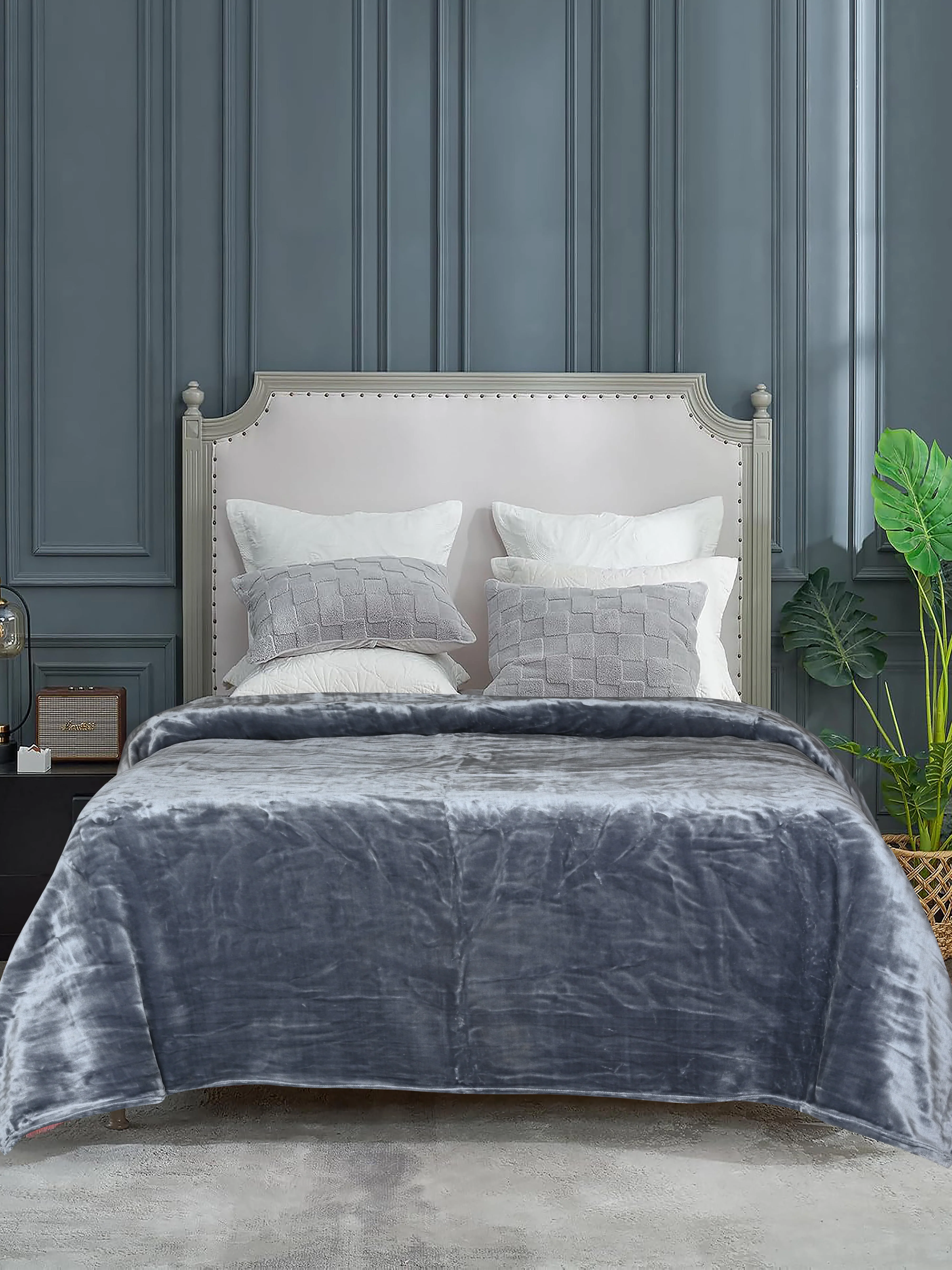 Cloudy All Season Light Weight Mink Blanket - Image 21
