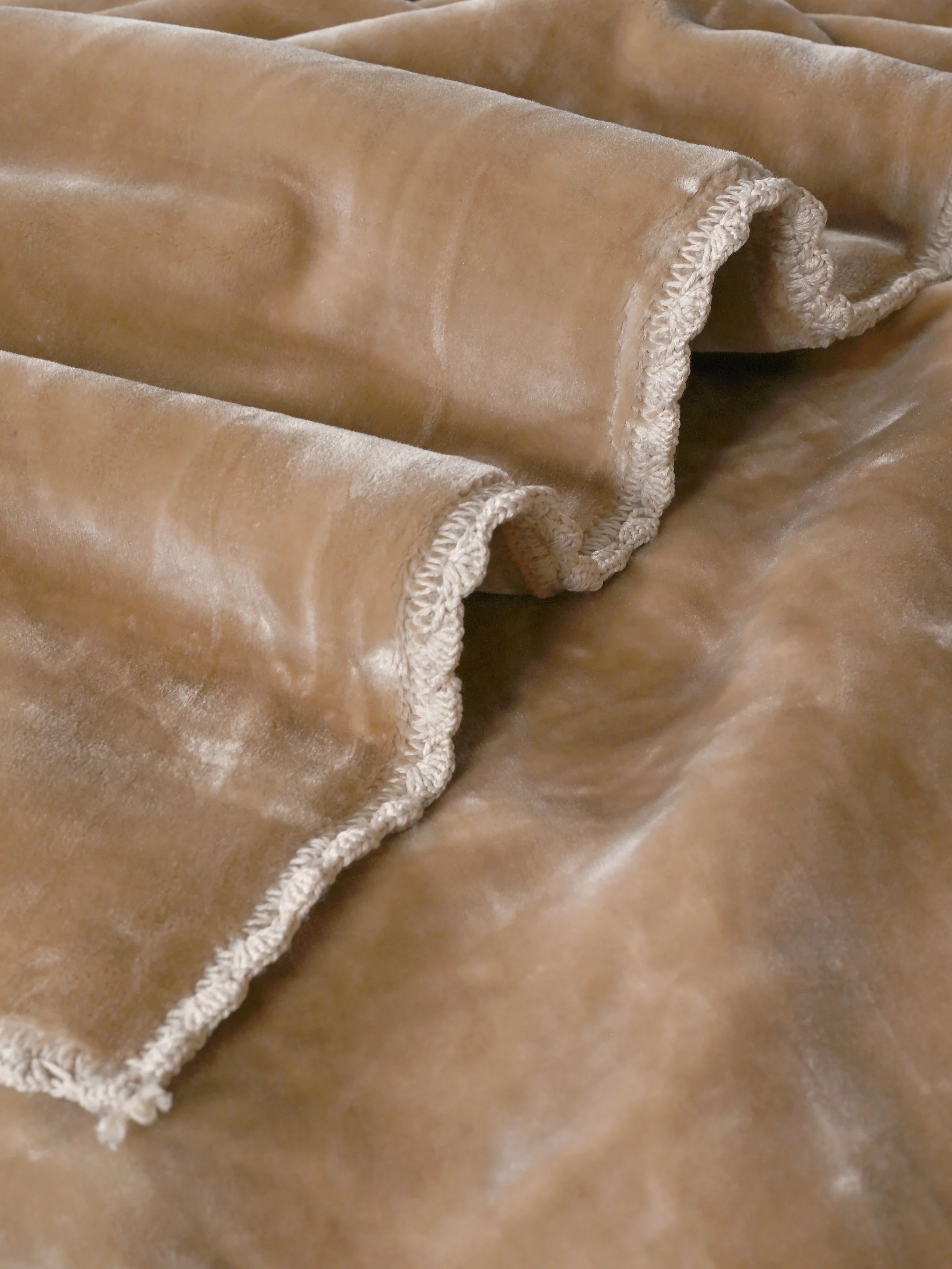 GIFT BOX | Beige Winter Mink & Cloudy Silky Soft | Double Sided Heavy 2 Layer Blanket 90″x90″ | with Crochet Lace Edges | For Gift & Daily Use - Image 5