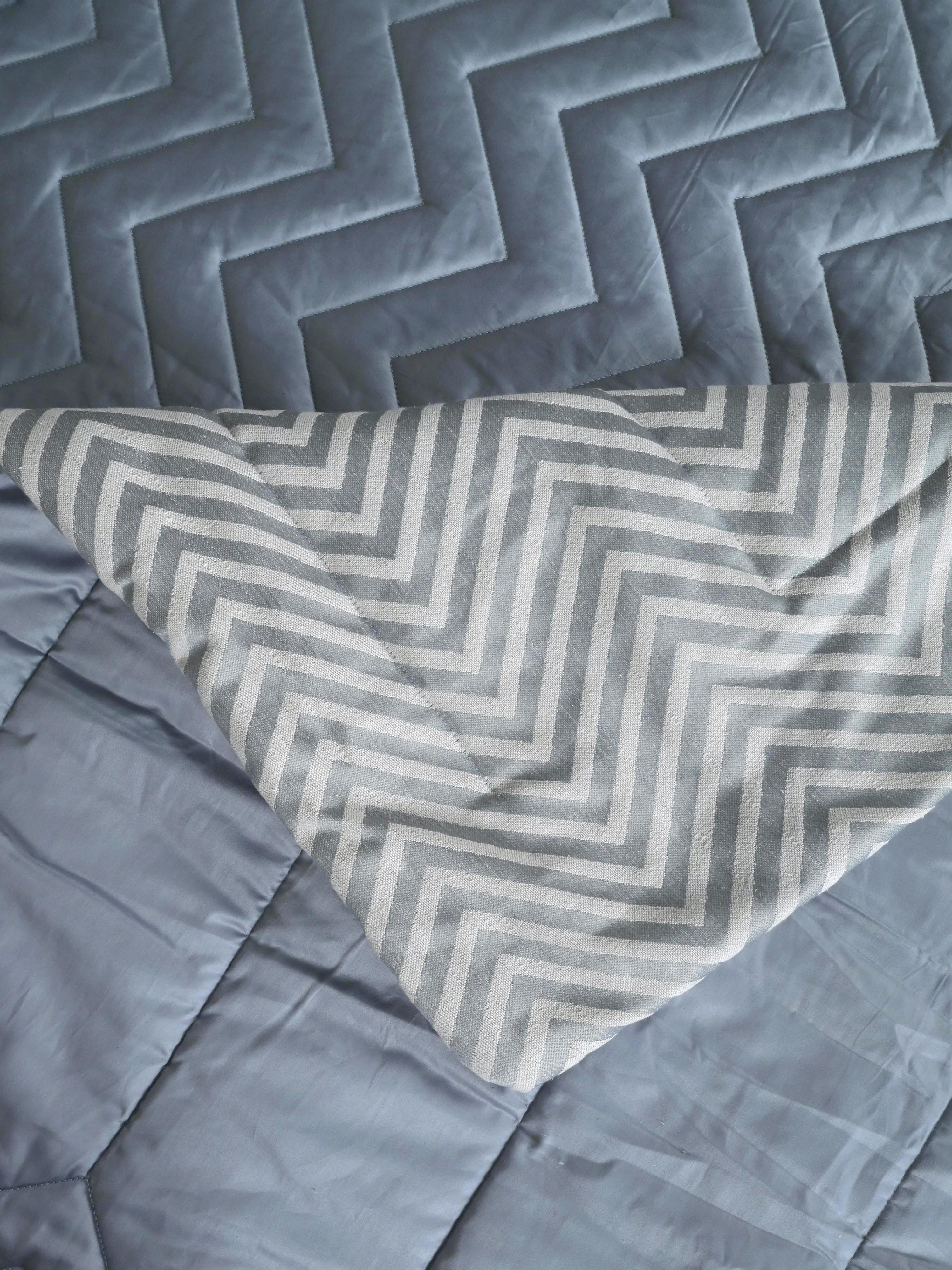 GIFT BOX | CHEVRON Grey Cotton Bedsheet-Cover | Matching Grey Reversible Quilt/Comforter | Combo Set For Gift & Daily Use - Image 5
