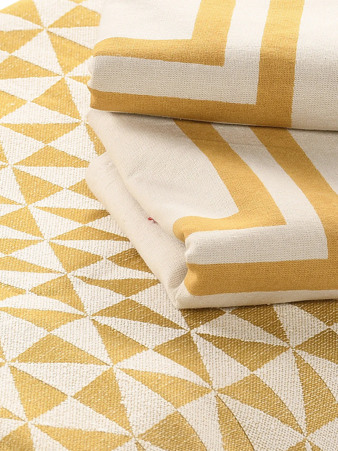 GIFT BOX | FIRKI Yellow Bedsheet-2 Pillow Covers | Cotton Bedsheet-Cover | For Gift & Daily Use - Image 4