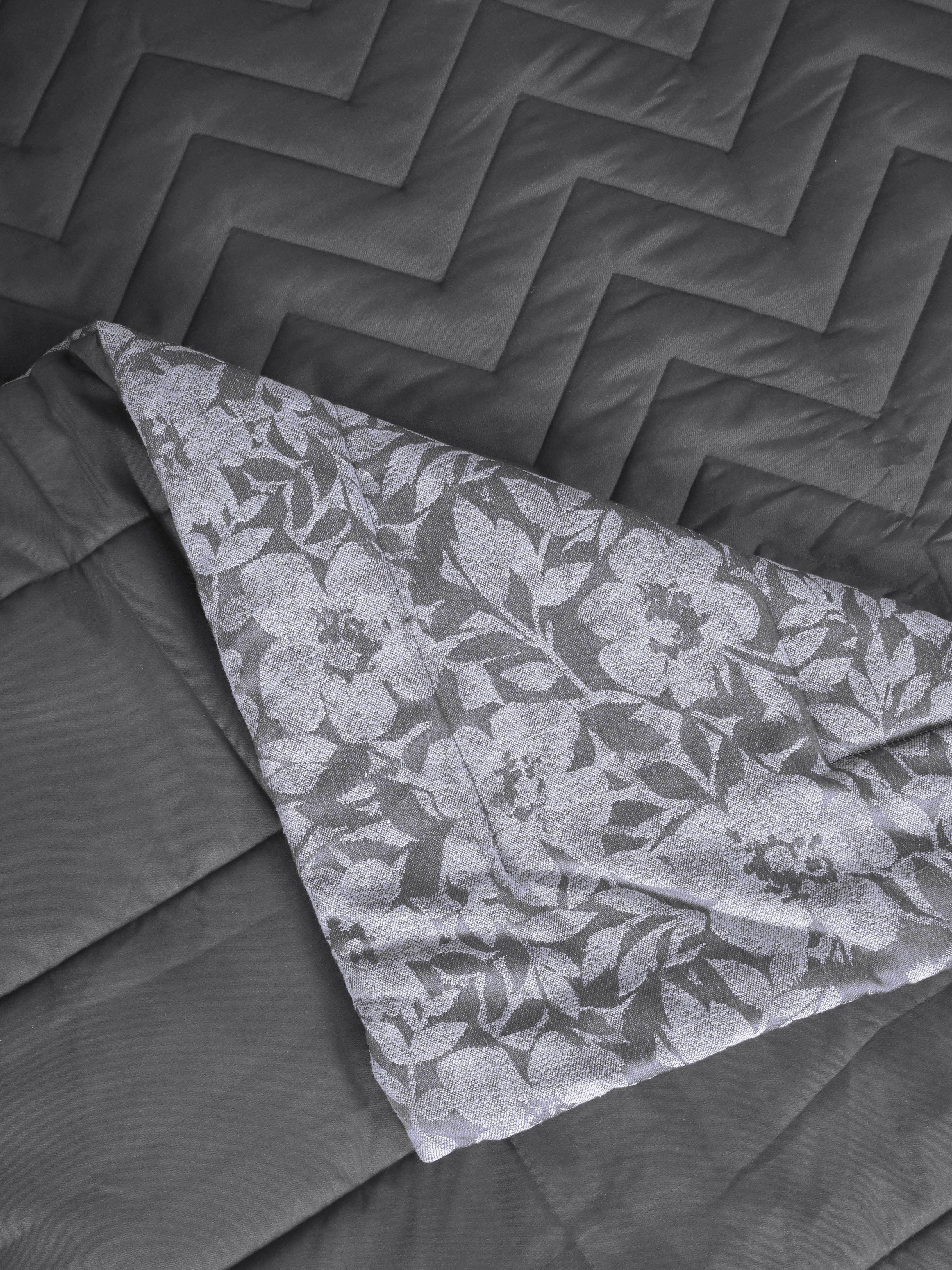 GIFT BOX | Kanan Grey Cotton Bedsheet-Cover | Matching Grey Reversible Quilt/Comforter | Combo Set For Gift & Daily Use - Image 5