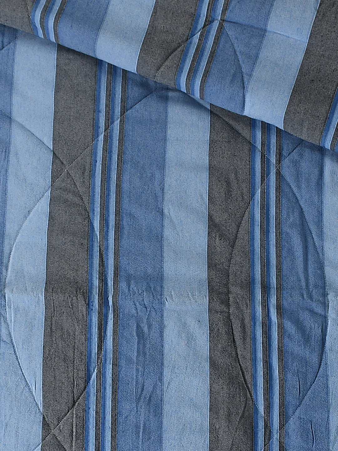 Joy Handmade Striped Queen Size Quilt (90X100) - Image 4