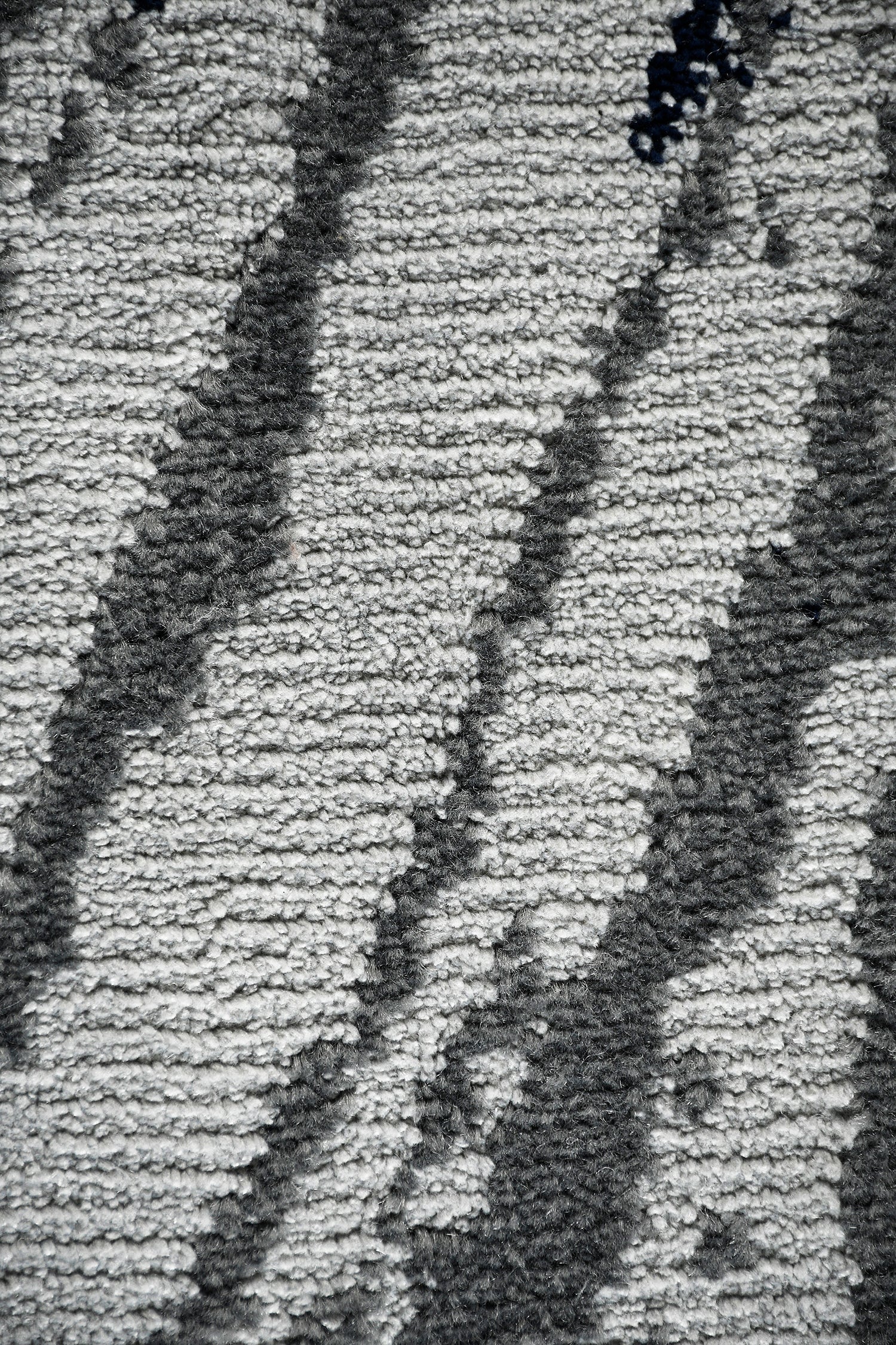 MORPHOS Yarn Art Carpet | Level Cut Shiny & Matte Yarns for Rich Contrast - Image 3