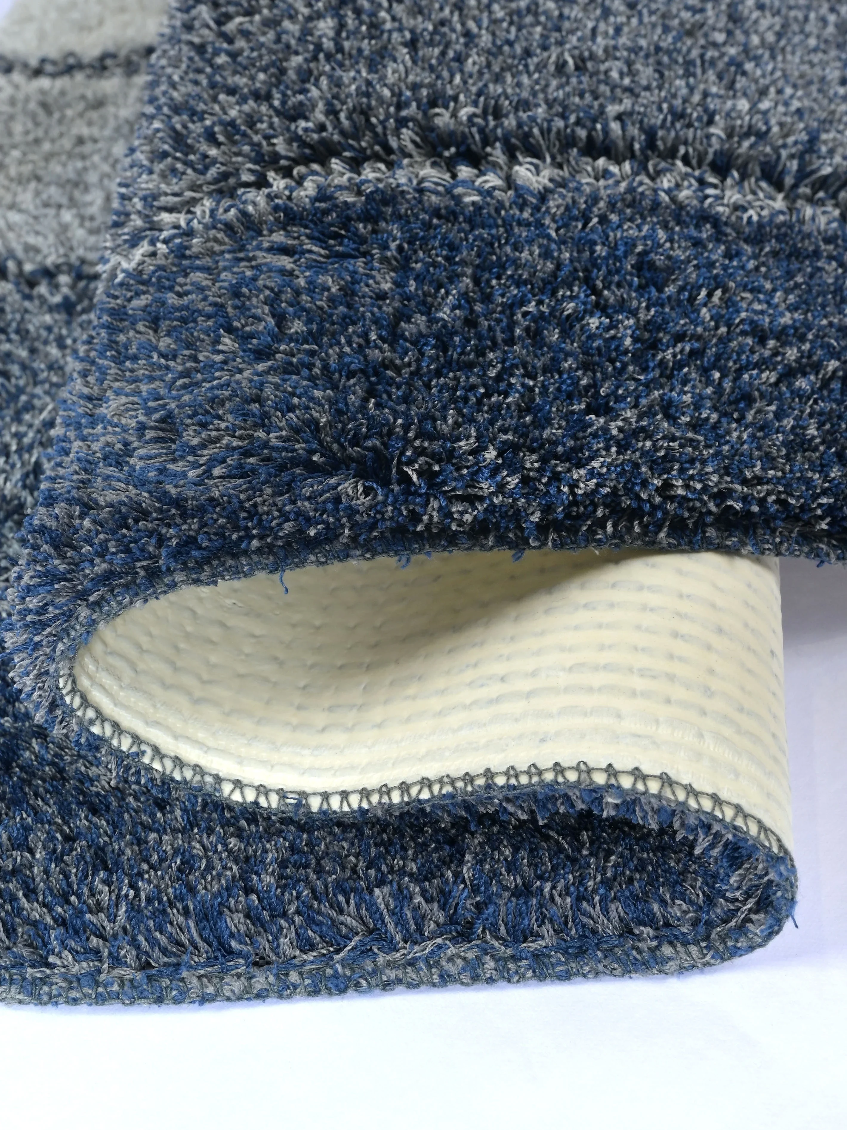 Mura Soft Anti-Slip Bathmat | Ultra-Absorbent Surface with Strong Grip - Image 12